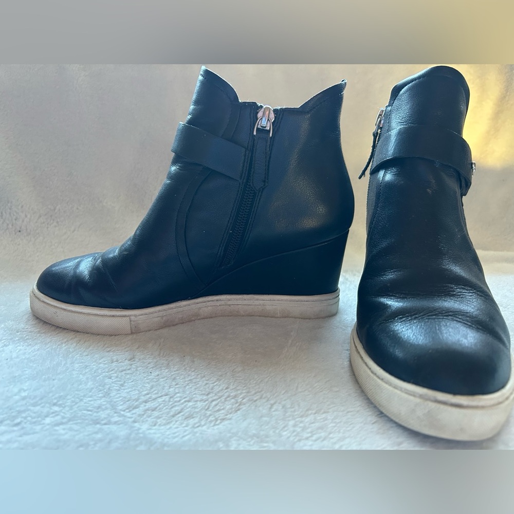 Elegant Black Leather Wedge Boots - Picture 2 of 4